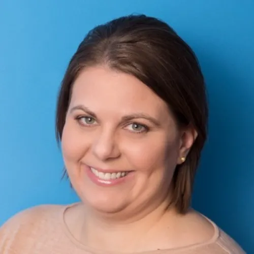 Christina Vinters headshot